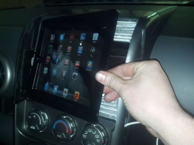 honda element apple ipad ipod indash radio spotify music player installed craddle installation fitment