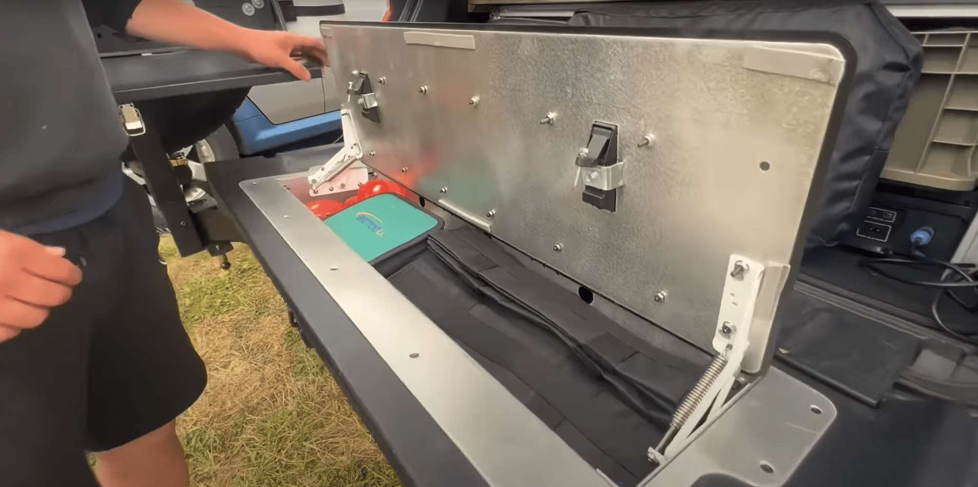 Dat Trans well thought out honda element is spectacular tailgate